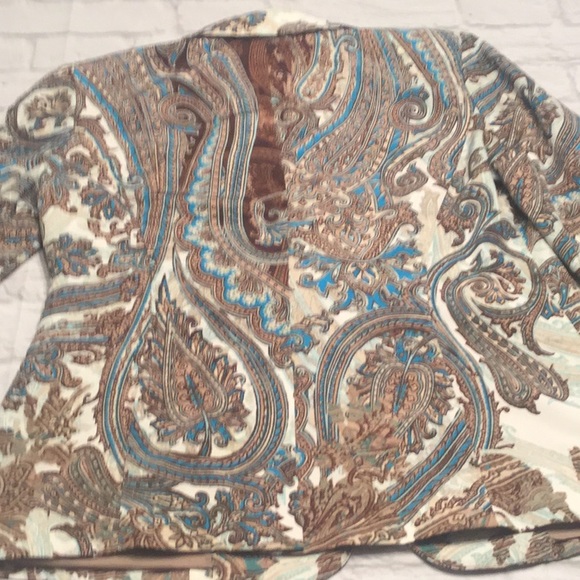 Paisley Coat 🧥 - Picture 6 of 8